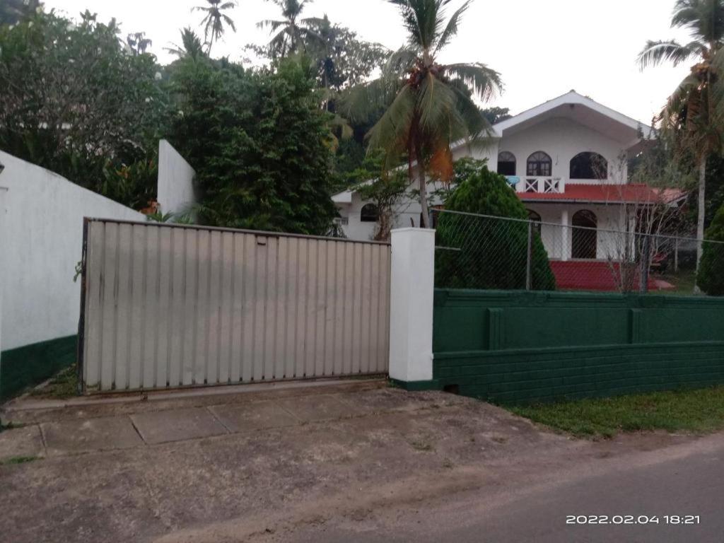 Unawatuna White Villa Luaran gambar
